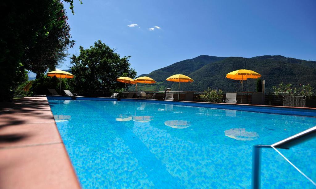 Hotel Eberle Bolzano Bagian luar foto