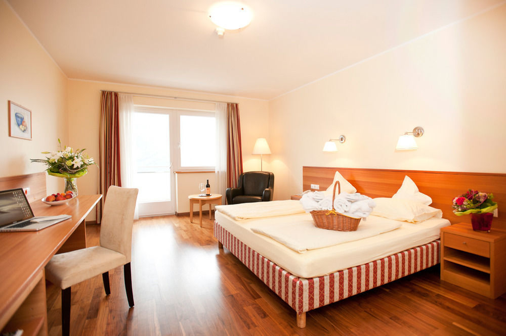 Hotel Eberle Bolzano Bagian luar foto