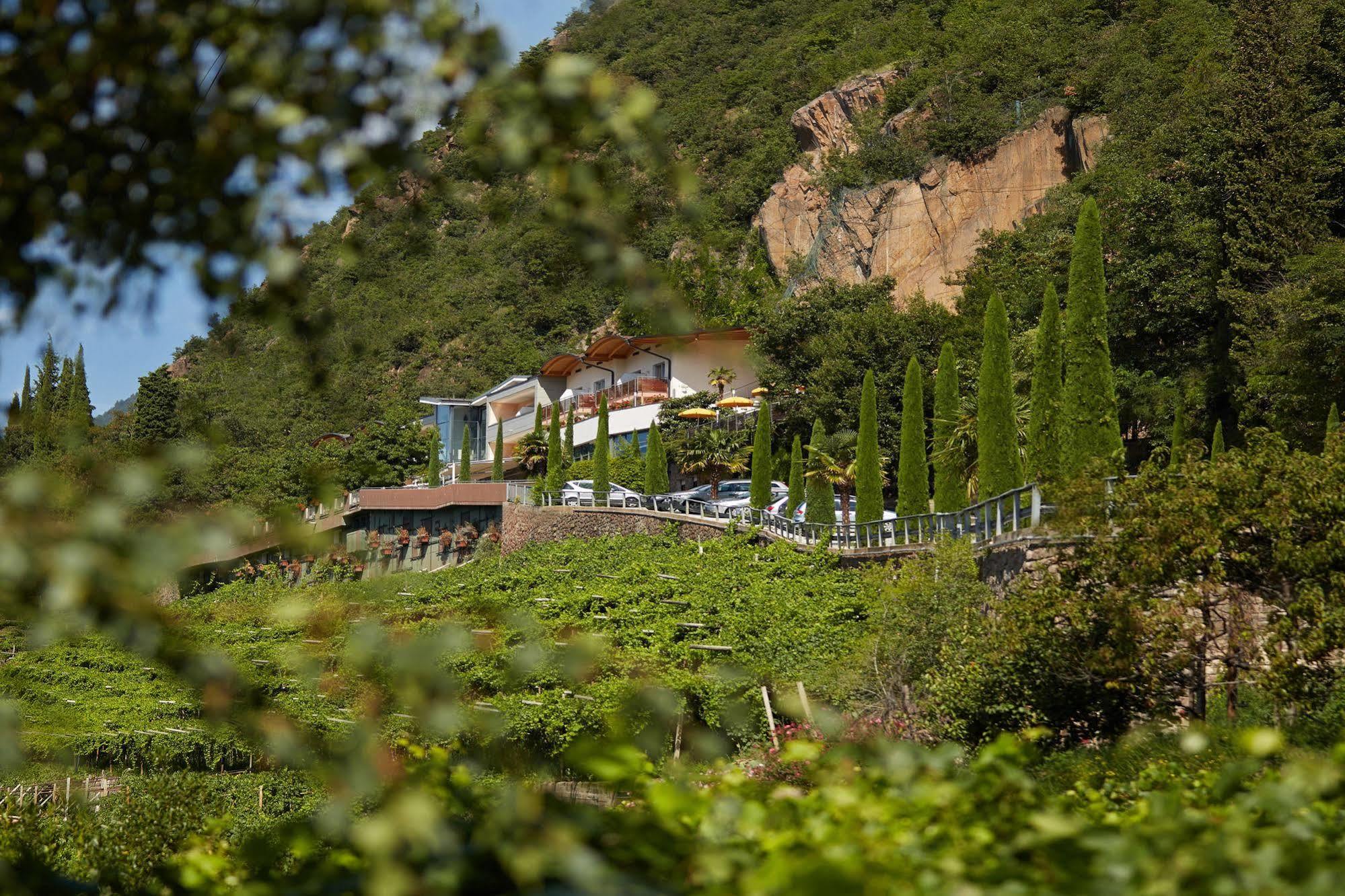 Hotel Eberle Bolzano Bagian luar foto