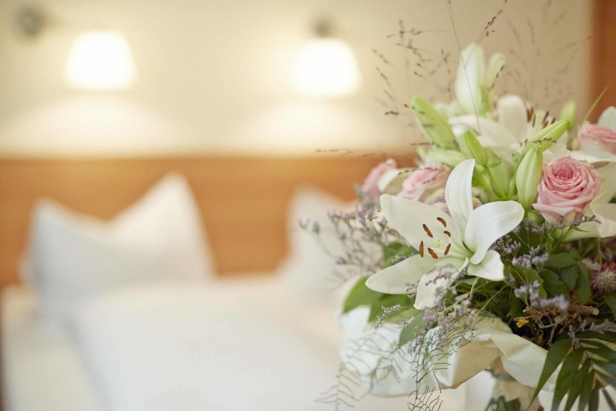 Hotel Eberle Bolzano Bagian luar foto