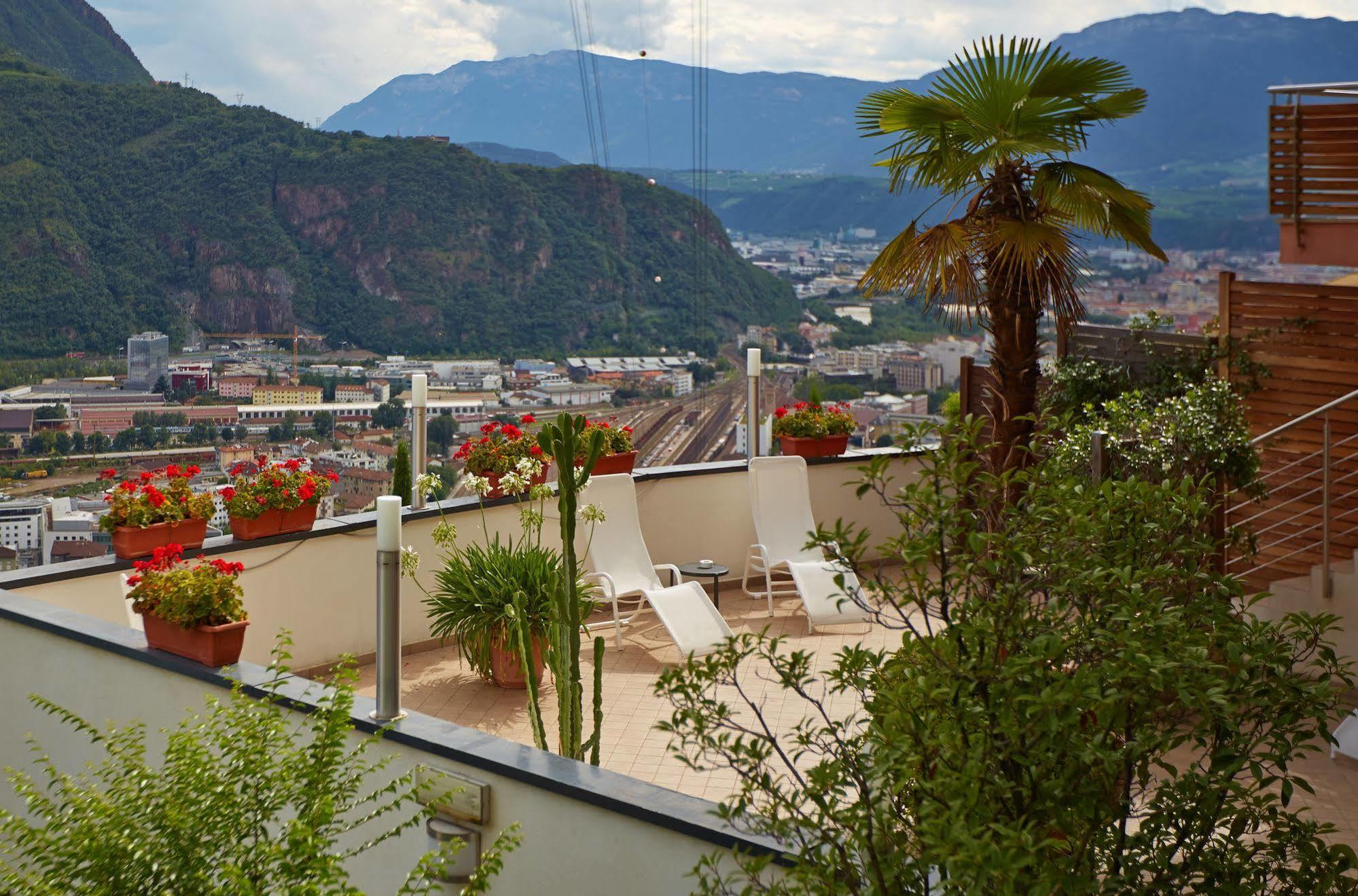Hotel Eberle Bolzano Bagian luar foto