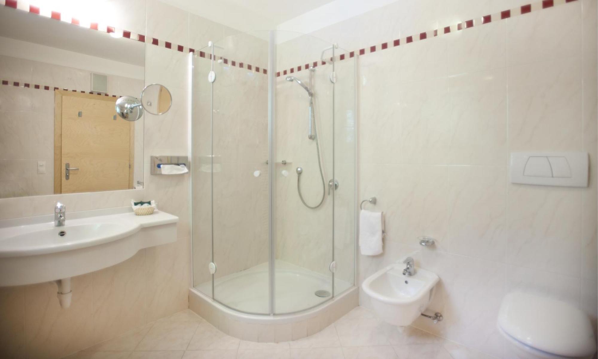 Hotel Eberle Bolzano Bagian luar foto
